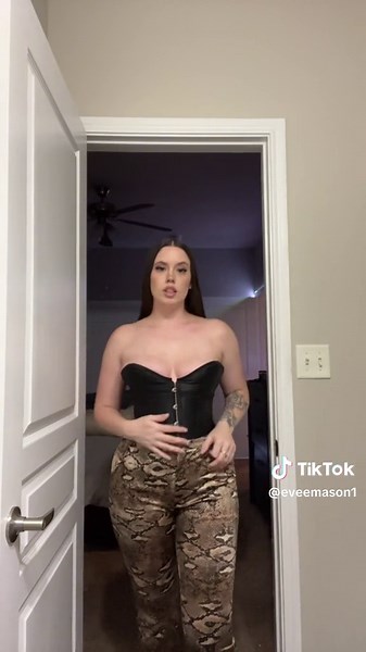 Evee📍 (@eveemarie._)’s videos with som original - CAPCUT