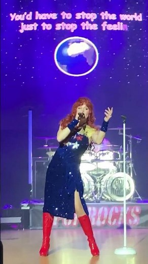 “Good Luck, Babe!” – Chappell Roan LIVE Performance