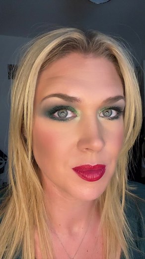 Playing with my Long Tongue | Tongue Out to Music