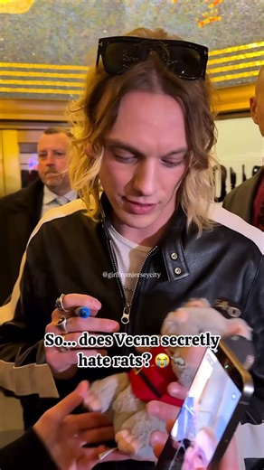 NYC blogger from 🇺🇦| USA traveling on Instagram: "Are there rats in the Upside Down? 🐀 #jamiecampbellbower #vecna #strangerthings #henrycreel #strangerthings5 #strangerthingsedit #vecnastrangerthings #celebrity #funnycelebrity"