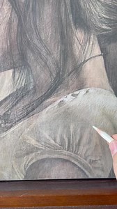 Work in progress (mixed media drawing) This is the process of creating mixed media works. I use pencils, watercolors, colored pencils, and other materials to draw on the panel with Japanese paper as a support.ミクストメディア作品の制作過程です。パネルに和紙を貼った支持体に鉛筆、水彩、色鉛筆、その他の素材を使って書き進めていきます。#osamuobi #realism #figurative #figuractiveart #小尾修 #写実絵画 #오비오사무 #리얼리즘 #details #mixedmedia #drawing #workinprogress | Osamu OBI