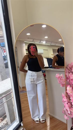 Moda europea, Ropa, calzados ,Zara, Carteras on Instagram: "44 pa XL $2400"