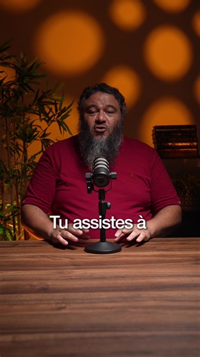 Le vendredi occupe une place particulière en Islam… mais connaissez-vous le vocabulaire arabe qui lui est associé ? 🕌 Dans cette vidéo, découvrez plusieurs mots autour de la Jumu‘ah pour enrichir votre vocabulaire tout en vous familiarisant davantage avec la langue arabe. Abonnez-vous pour ne pas manquer nos prochaines vidéos autour de la langue arabe ! #arabe #joumouaa #vendredi #vocabulairearabe #apprendrelarabe