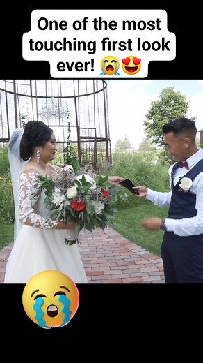 The groom lost his sister a few years ago. So the bride gifted him a necklace with her photo so that she can be with him during his wedding day. 😭 #Hmong #wedding #firstlook | MackVisualFilms