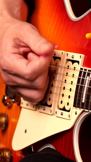 TomHoward on Instagram: "The chords & groove are the waves on which the great guitar solo surfs upon 🌊🏄‍♂️ I've always thought an effective lead break is only as good as what's happening behind it. Take most of rock's great solos, and listen to them isolated. You might find there's a bit of magic missing. The notes will just have more impact if you hear them framed with harmony and rhythm. A great soloist knows how to leverage this, and allow the gravity of the rhythm section to power them for