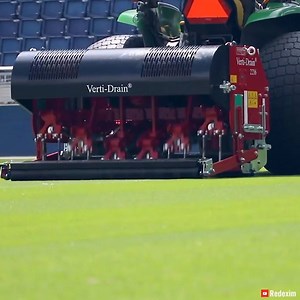 This machine’s aerating process is mesmerizing via Redexim North America, Inc. | Interesting Engineering