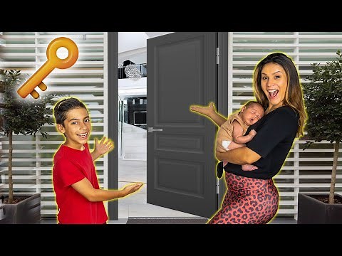 SNEAK PEAK of the NEW ROYALTY PALACE! | The Royalty Family