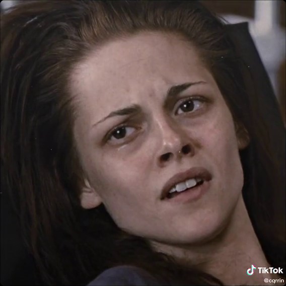 this scene made me so sad #twilight #twilightsaga #edwardcullen #bellaswan #fyp #foryoupage #robertpattinson #kristenstewart #twilightedit #edit