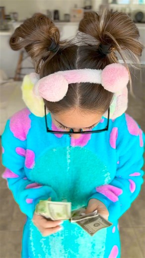 42K views · 328 reactions | MONEY EATING TOY 螺 | INFINITE EATING CHALLENGE | One More | Facebook