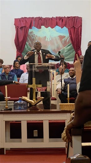 Orlando D. FrankLin closing his lecture last night at revival!!! We had a time!!! | Jhedreion Rigby