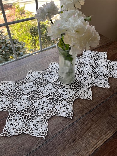 Vintage Irish Crochet Table Runner – White Cotton Lace, Farmhouse Decor (16" X 32") - Etsy