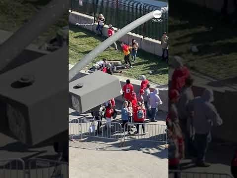 Bystanders tackled suspected Kansas City gunman, witness says