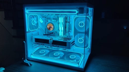 ✨ Meet the Lian Li O11D Mini V2 Flow Compact but mighty. Five pre-installed 120mm fans keep your rig cool while showing off your GPU and RGB setup. Clean cable management makes the build look flawless. Supports ATX, Micro ATX, and Mini ITX boards. Black or White, your choice. Build yours at mloongbld.sg Or chat us here: http://wa.me/message/UKWW6RL7RELNN1 #MLOONG #PCbuild #CustomSetup #GamingPC #CustomPC #GamingSetup #RTX50 #RTX5090 #SingaporePC #SGGamers | MLOONG