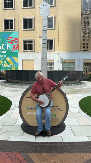 2007 Warren Yates Donnie Little banjo demo with Geoff Hohwald from Banjo Warehouse in Dayton, Ohio