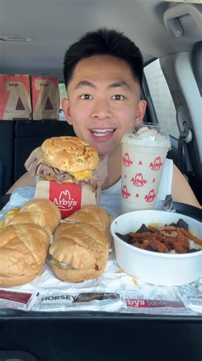 J E R R Y on Instagram: "Trying @arbys NEW Menu Items 🔥 #food #foodie #foodreview #arbys #mukbang #asmr #tastetest #eating #reels #eating #foodblogger #thanksgiving #burger #fastfood #foodislife"