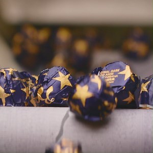 3.6K views · 184 reactions | Per i suoi 100 anni Baci® Perugina® si veste a festa con un design esclusivo firmato Dolce&Gabbana, che celebra la storia ed i valori di un capolavoro tutto italiano. | Baci Perugina | Facebook