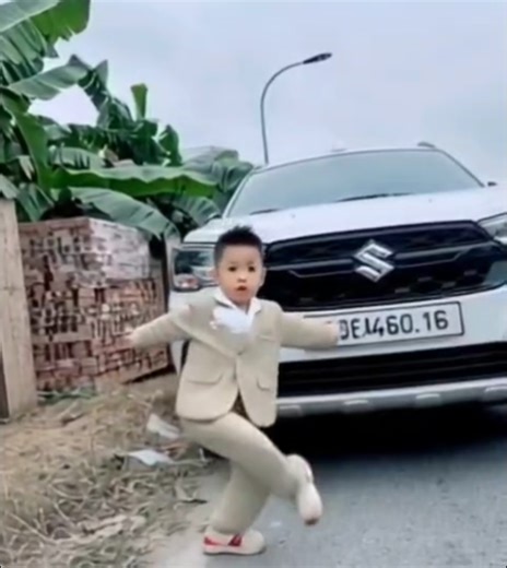 em bé nhảy trend cute #vuinhộn #đángyêu #music #nhảyđẹp #tongtai