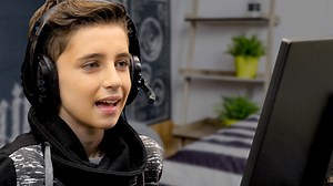 Και τις απόκριες, όλα θα είναι Fortnite! Αποκλειστικά και μόνο στα Jumbo, οι στολές του αγαπημένου παιχνιδιού που έχει κατακτήσει όλον τον κόσμο! Πρόλαβέ τες εδώ: http://bit.ly/2tfPauE | Jumbo