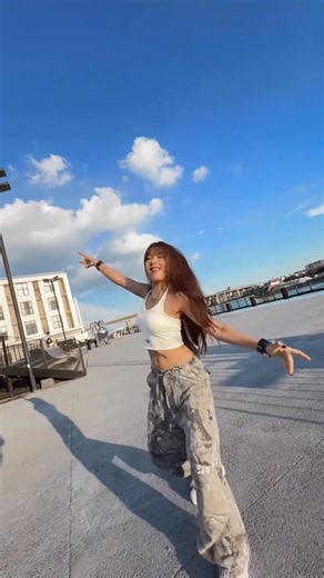 2208 Dance Studio - #FernWang #Guangdong #fypシ゚viralシ #小红书 #Kpop #fashion #cortis | 1M Dancer Club