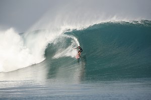72 Year-Old Peruvian Surf Legend Felipe Pomar is Still Kicking Ass on the Water