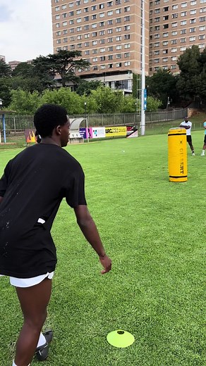 Working hard on our defence principles! Building skills, confidence, and a love for the game! Our sessions are all about quality coaching, hard work, and tons of fun. Join us and take your rugby to the next level! #totalrugbyacademy #trendingvideo #SAMA28 #fyp #RugbyTraining #PlayerDevelopment