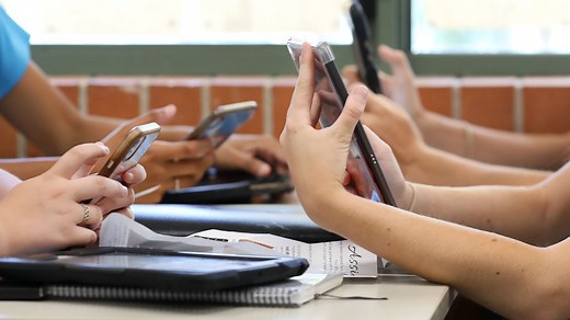 Texas lawmakers seek to ban cellphone use for K-12 students during school hours with House Bill 1481