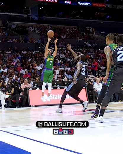 Mahmoud Abdul-Rauf is still a problem on the court 🔥🔥 | Ballislife