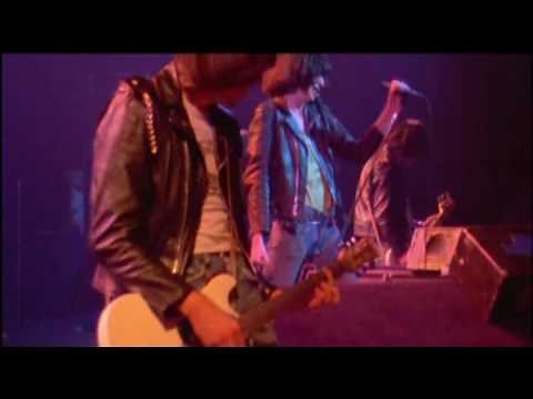 The Ramones - It's Alive (1977) - I wanna be well