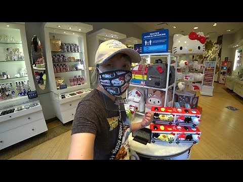 HELLO KITTY Store at Universal Studios Hollywood Citywalk