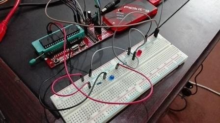 How to Use PICKit3 to upload program to pic microcontroller
