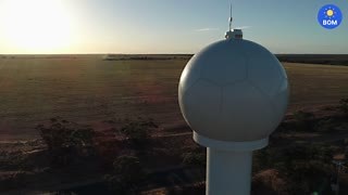 The new Mildura radar is now live! Using the latest technology, the Doppler radar will provide real-time weather information, covering Mildura and surrounds, parts of northwest Victoria, southern New South Wales and the South Australian Riverland — all important agricultural areas 🍊🍇🚜 Learn more about how radars work at: http://ow.ly/yE9250EcSxW | Bureau of Meteorology