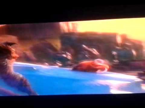 Ice Age 4 Continental Drift - Manny vs Gut