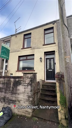 🏡New to The Market🏡 📍John Street, Nantymoel, Bridgend 💷£79,950 🛏️Three Bedrooms & Loft room 🚽Downstairs bathroom 🛋️Spacious Lounge/ dining room 🍽️Fitted Kitchen 🌳Rear Garden & shed 🪟Double Glazing 📍Convenient Location For More Information: 📞01656 870640 🔗www.wisemove.org 📧enquiries@wisemove.org 📱WhatsApp 44 7956 096657