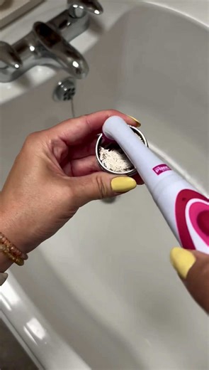 Speed Cleaning Tips with The Pink Stuff