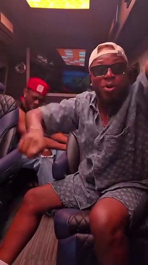 On comprend enfin le sens du titre du nouveau single ZIGLIPATA de TOOFAN @toofanofficiel grâce à une explication sans pareille de MASTA JUST @mastajusttoofan et une traduction impeccable de BARABAS @barabastoofan 😅... Si vous n'avez pas encore écouté le single en entier, allez le faire en cliquant sur le lien en attendant la sortie officielle de la vidéo ===>https://youtu.be/uoRBL_m2Vi4?si=6ZKOVIV5ALtDTSZP | TogoZik