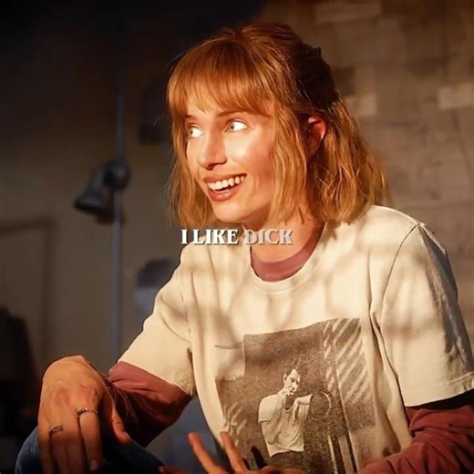 😂 Robin Buckley has NO filter! 🍆 #shorts #edit #strangerthings5