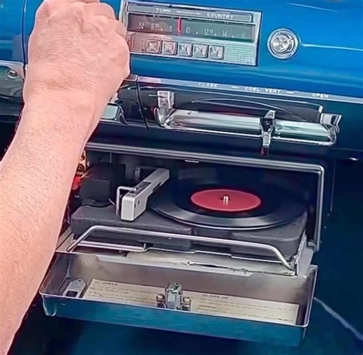 1956 Chrysler Highway Hi-Fi Record Player | Heinz Götz