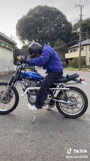 SR400カスタムの魅力と乗車姿勢