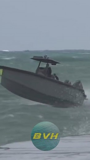 3 wins for the boats on a nasty day at Haulover. #Haulover #Hauloverinlet #Miami #Miamibeach #miamidade #southflorida #inlets #threewins #fortheboats #nastyday #survivalofthefittest #hauloverisabeast #legendsaremade #winning #yellowtop #sportfisher #vandal #boating #boatlife Broncos Guru Wavy Boats | BoatsvsHaulover