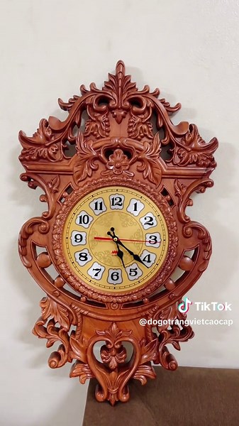 Đồng hồ treo tường gỗ hương giá hoen 400k #xuhuongtiktok2025 #dogotrangviet #dongho #donghogo #donghogotreotuong #donghotreotuong #donghotreotuongkimtroi