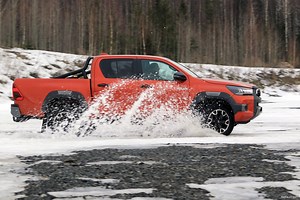 Koeajo: Toyota Hilux Invincible – Ehkä maailman kestävin automalli | Nettiauto