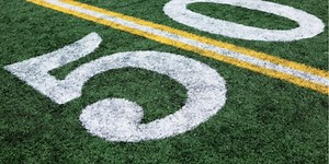 How to Paint Artificial Turf? (Best Paints and Tips)