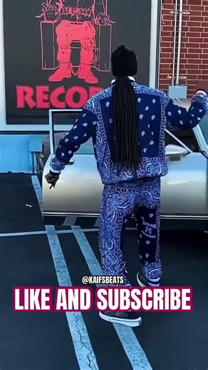 Snoop Dog and his Homie Dancing Crip Walk #snoopdogg #snoopy #hiphop #hiphopmusic #oldschoolhiphop