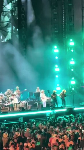 I truly will never be able to top the experience of @Alan Jackson concert on Saturday and I will never recover from not being able to see him live again. #alanjacksonlastcall #alanjackson #rememberwhen