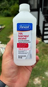 135K views · 134K reactions | Rubbing alcohol, just add it to your windshield fluid and watch the magic #tips #cartips #cars #diy | Ceith Griffith | Facebook