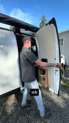 How to Fully Open the Doors to a Chevy Express Van