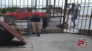 11M views · 233K reactions | Este sábado en #RioBravo Tamaulipas elementos de @SEDENAmx se enfrentaron a civiles armados en fraccionamiento del Río por empresa Valeo y la Marmolera alrededor de las 15 hrs, reportaron un detenido quien cayó herido y el resto logró escapar. Están ligados a los ataques con drones 裡 Vídeo cortesía: FuriaNegra Rio Bravo Tamaulipas 10 21 24 | Prensa Territorial | Facebook