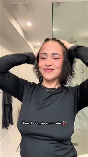 Quick DIY short bob haircut tutorial 💁🏽‍♀️✨