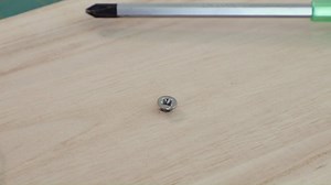 20K views · 93 reactions | Worn-out screw that won't come loose? Here's an easy method of getting around that—and all it involves is a rubber band! #StartWithBosch | Bosch Professional Power Tools and Accessories | Facebook