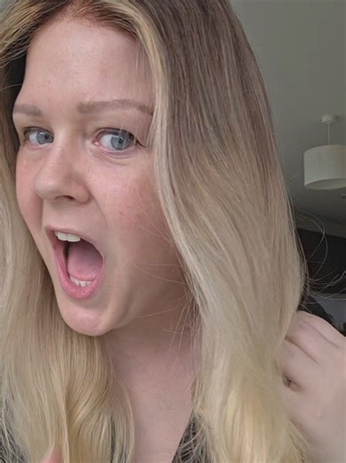 She's here! It's my brand new human hair wig from @myfirstwig_uk 😍 Unbox her with me and get my genuine first reactions.... I've named her KhloMoney and you'll see why... She is the wig of my dreams! Thank you MyFirstWig for gifting me this stunning unit! Words cannot describe how excited I am to wear her 💃 I'm actually in love ❤️❤️❤️❤️ #bald #baldgirl #alopecia #wigs #wiglife